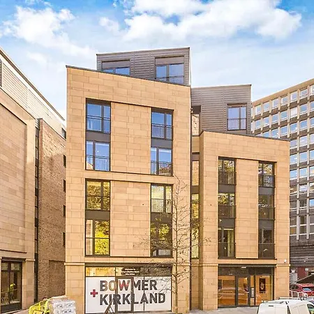 Sophisticated Studio For 2 W/ Edin Castle Views Apartment *