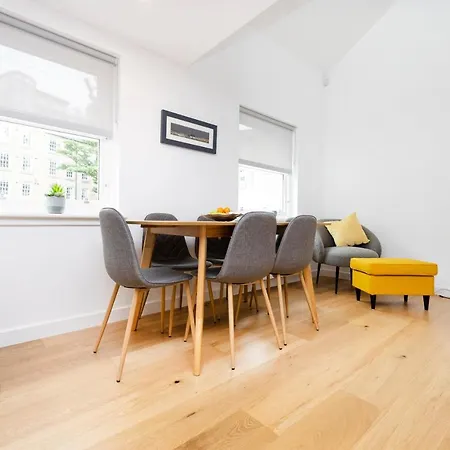 Appartement Modern 3-storey 3-bedroom Edinburgh