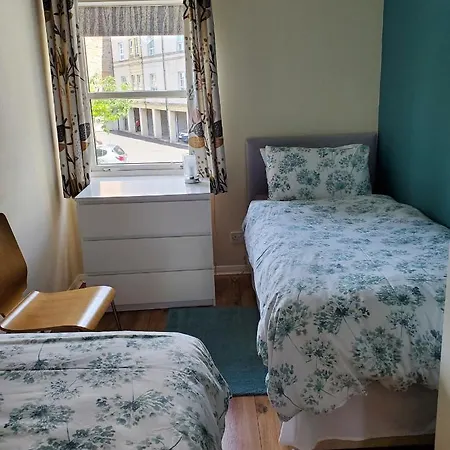 Annandale Street Quiet Central Family With Parking Apartament Edynburg