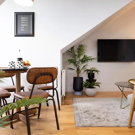 Joivy Luxury Flat Near Castle