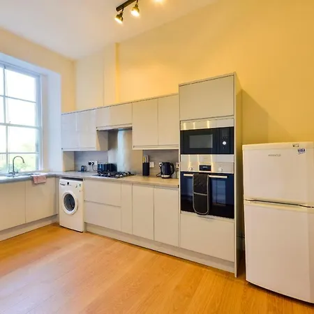 Guestready - Enchanting 2 Bedroom Flat Near Edinburgh's Old Town Appartement