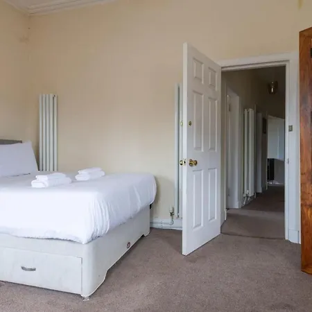 Cosy 2 Bedroom In Old Town