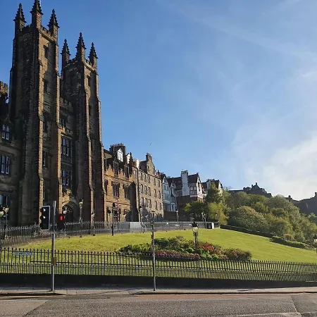 Lovely 2 Bedroom Flat In The Heart Of The Lejlighed