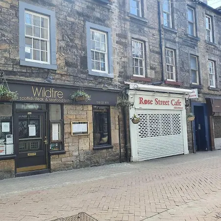 Lejlighed Lovely 2 Bedroom Flat In The Heart Of The