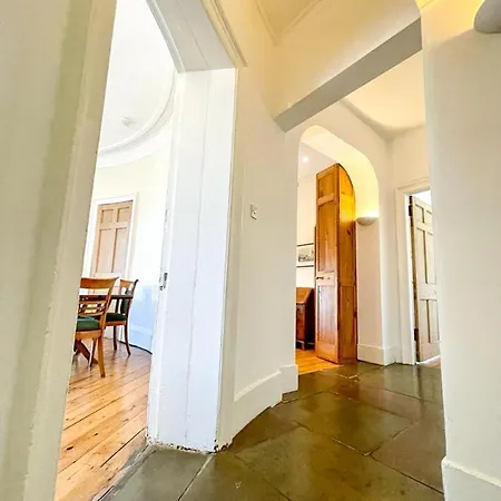 شقة Incredible St Andrew's Sq - 2 Bed In The Sky