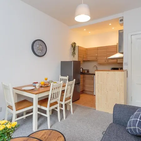 Apartamento One Bedroom Just A 10 Min Walk From Center!