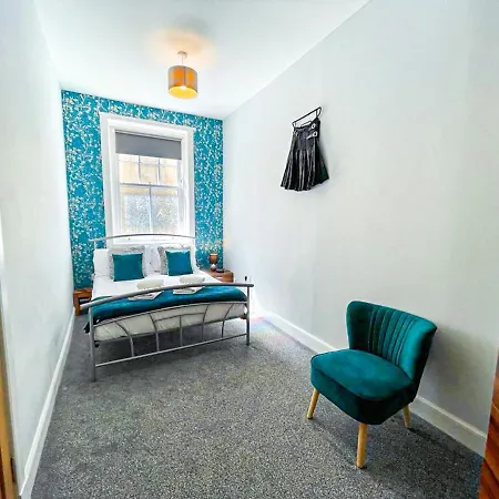 Stunning 2 Bed Nr The Royal Mile & The Castle * EDI