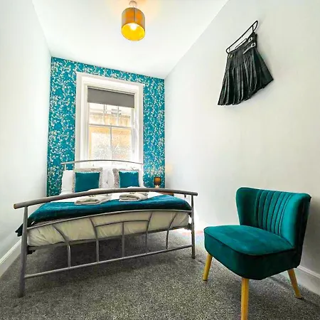 Stunning 2 Bed Nr The Royal Mile & The Castle * EDI
