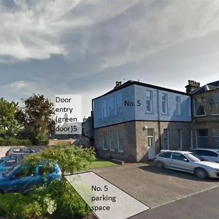 Period Flat With Parking And Arthur's Seat Views