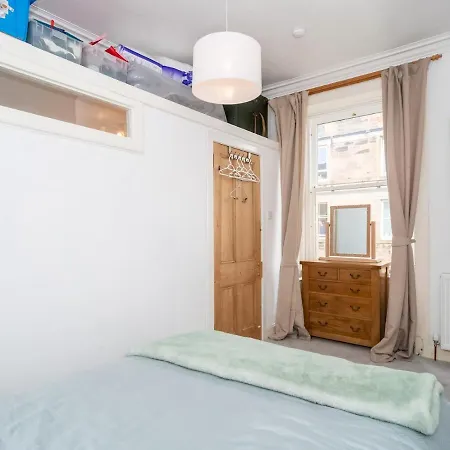 Pass The Keys Renovated 2bed Flat In Quiet Area Near The Meadows Edinburgh