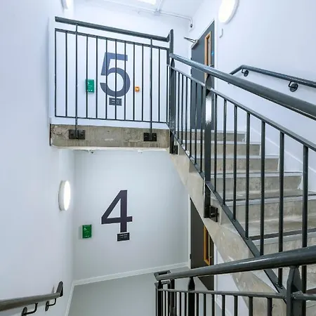 아파트 Modern Studio Apartments At Murieston Crescent In Edinburgh