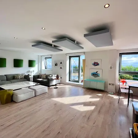 Апартаменты Beautiful Modern Sea-side In The *