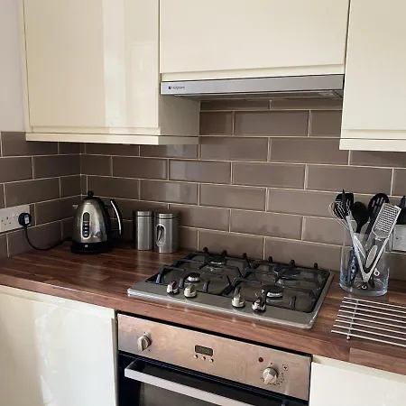 Apartmán Lovely Main Door 2 Bed *