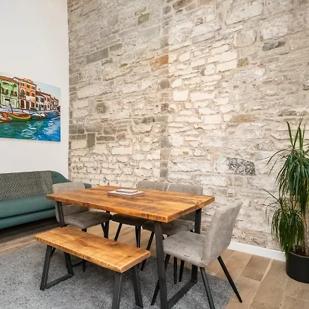 Lägenhet Pass The Keys Stunning 3 Bed Loft Style With Free Parking