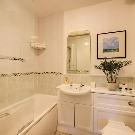 Guestready - Charming Flat With Free Parking * Edimburgo