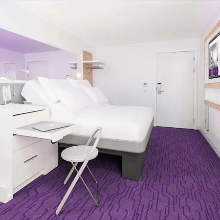מלון Yotel