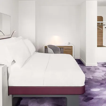 מלון Yotel