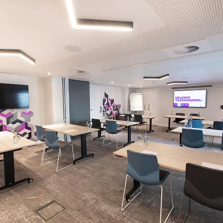 Yotel 4*