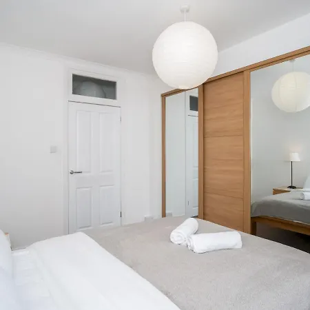 Apartment Centrally Located 2bed Flat With Free Parking Edinburgh