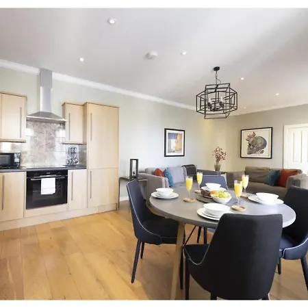 Royal Mile By Joivy *