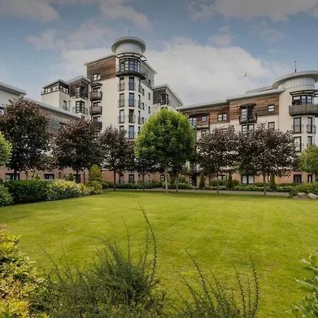 Flat On The Shore * אדינבורו