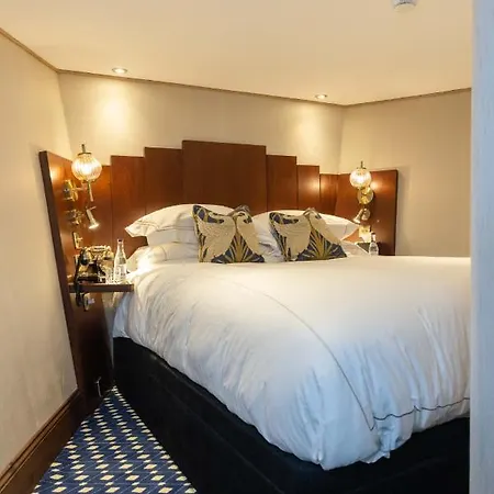 Ocean Mist Leith מלון *