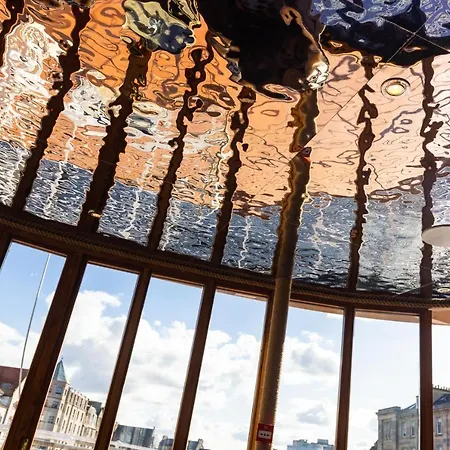 Ocean Mist Leith מלון *