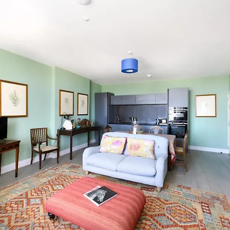 Joivy Inviting Flat At The Heart Of * Edinburgh