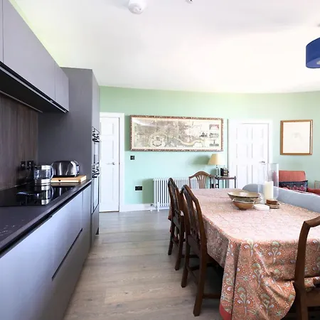 Joivy Inviting Flat At The Heart Of Lejlighed