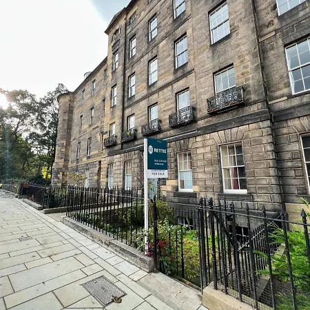 Spacious Flat Sleeps 8 Near Princes Street * Edinburgh