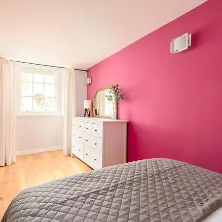 2br New Town Garden Apartment