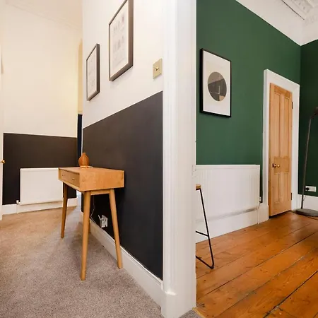 Apartment Altido Striking Apt Near Fountain Park *