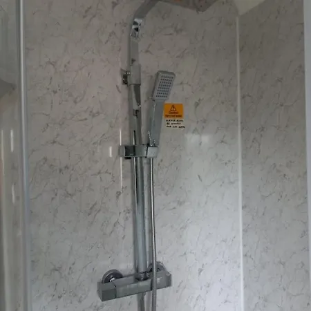 White House In Edinburgh, 2 Bedroom Good Location شقة *