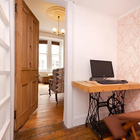 Altido Striking Apt Near Fountain Park Apartment *