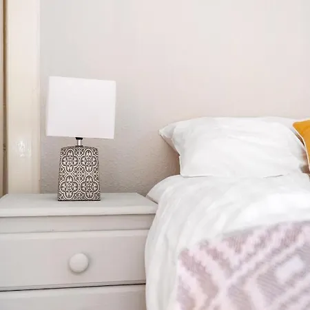 2 Bedroom Centre - Royal Mile - Castle & Waverley Train Station - Sleeps 4 * Edynburg