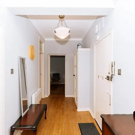 Cosy 2 Bedroom Flat In Craigleith * Edinburgh