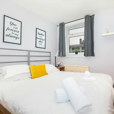 Mystayinn Elegant - Excellent Location - Free Parking - Five Star Amenities Guest house