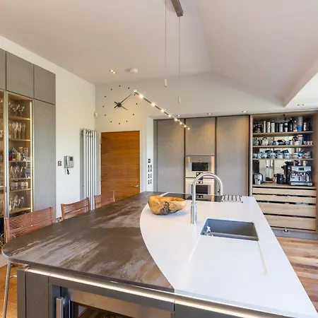 아파트 Joivy Beautiful Penthouse With Terrace & Jacuzzi *