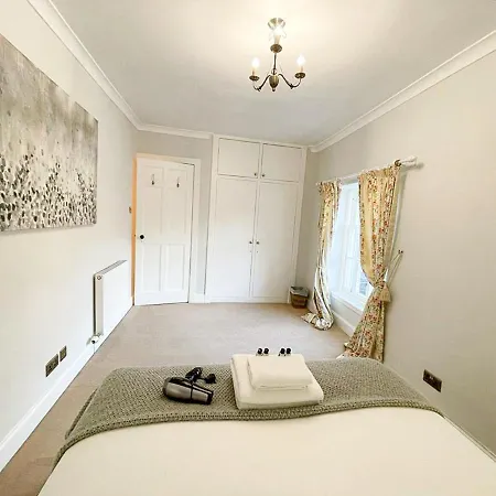 Sophisticated 3br With Garden, Quiet New Town Lane * Edinburg