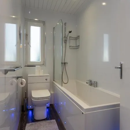 아파트 Spacious 3db -15 Minutes From Centre *