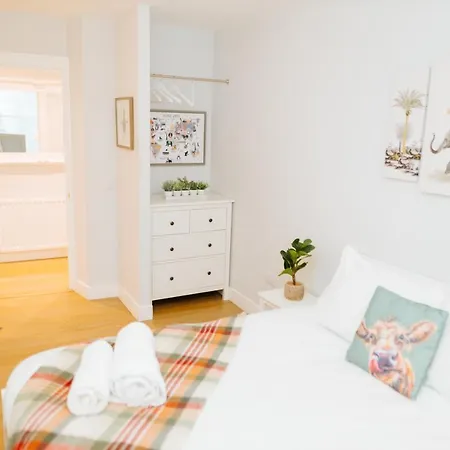 Luxury Modern 3 Bedroom In Centre Apartamento