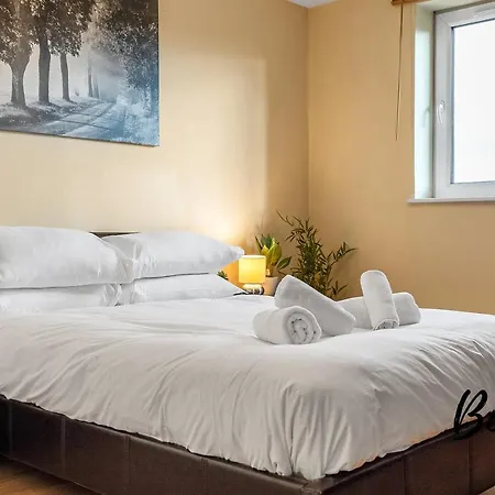Villette - Spacious 2br-2ba Near Pilrig Park - Free Parking By Bonjour Residences * Edinburgh