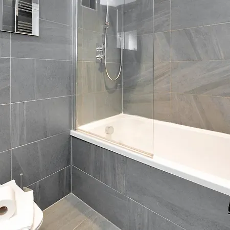 St. Germain - Spectacular West End 2br-1ba, Near Haymarket - Private Entrance & Courtyard By Bonjour Residences *