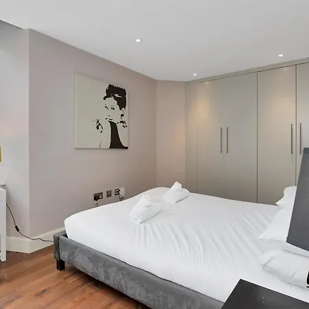 St. Germain - Spectacular West End 2br-1ba, Near Haymarket - Private Entrance & Courtyard By Bonjour Residences
