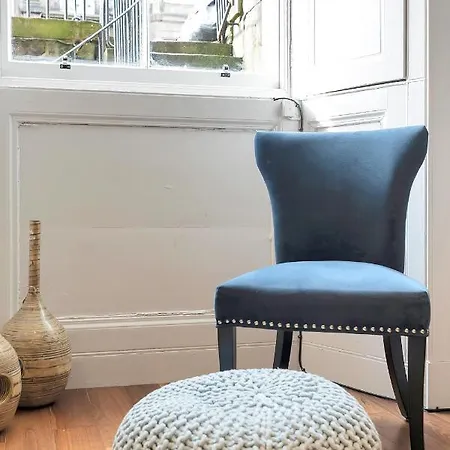 St. Germain - Spectacular West End 2br-1ba, Near Haymarket - Private Entrance & Courtyard By Bonjour Residences *