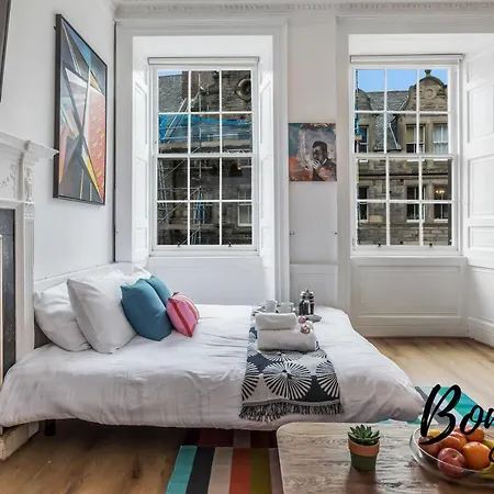 Bastille Suite- 4br-3ba, Free Off-site Parking By Bonjour Residences
