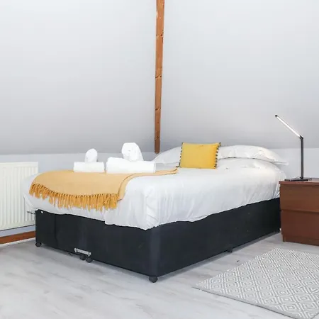 Beautiful 4 Bedroom - Free Parking Tatil Evi Edinburgh