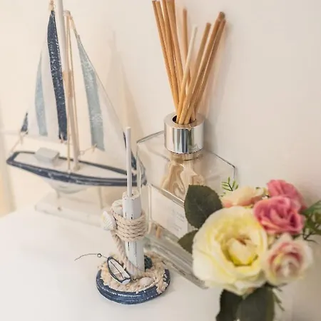 Διαμέρισμα Elegant 2 Bedroom Centre - Free Parking - Private Balcony *