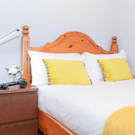 Beautiful In - Free Parking *