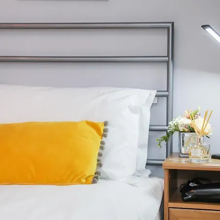 Beautiful In - Free Parking * Edinburg